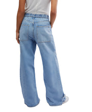 Load image into Gallery viewer, Curvy Outlaw Wide-Leg Jeans