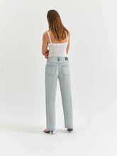 Load image into Gallery viewer, 1999 Slouch 90's Fit Jeans