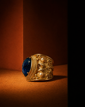 Load image into Gallery viewer, Shell Chunky Statement Ring
