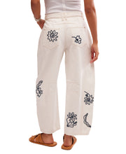 Load image into Gallery viewer, Good Luck Soutache Barrel Jeans
