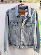 Load image into Gallery viewer, Vintage Levi's Jacket w Skull Graphic
