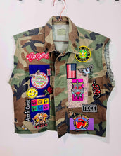 Load image into Gallery viewer, Vintage Patch Camo Vest
