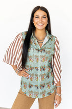 Load image into Gallery viewer, Howdy Print Striped Blouse
