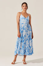 Load image into Gallery viewer, Blythe Floral Plisse Midi Dress
