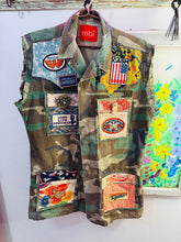 Load image into Gallery viewer, Vintage Patch Camo Vest

