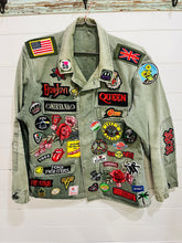 Load image into Gallery viewer, Vintage Solid Patch Jacket - Long
